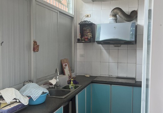 位于仙游縣鯉南鎮(zhèn)城南新區(qū)B3區(qū)2幢601的房產(chǎn)及相應(yīng)的土地使用權(quán)。（實際為鯉南鎮(zhèn)新園街289號601室）