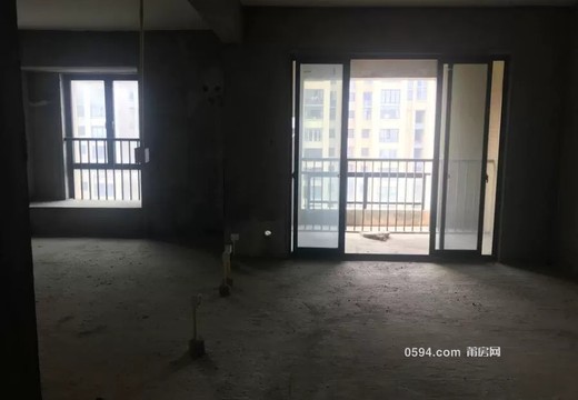 福建省莆田市涵江區(qū)新涵街1828號凱旋首府1號樓2梯2806的不動產