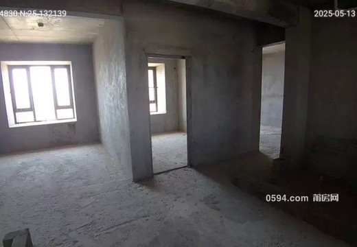 莆田市秀嶼區(qū)山亭鎮(zhèn)港里村天后西路88號(hào)世茂國風(fēng)大院A區(qū)12#樓1203室的房地產(chǎn)