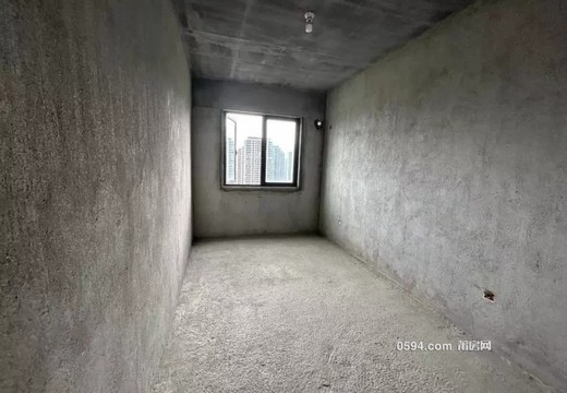 坐落莆田市涵江區(qū)城涵東大道1566號保利觀瀾府C區(qū)1號樓1梯位2403室的房地產(chǎn)