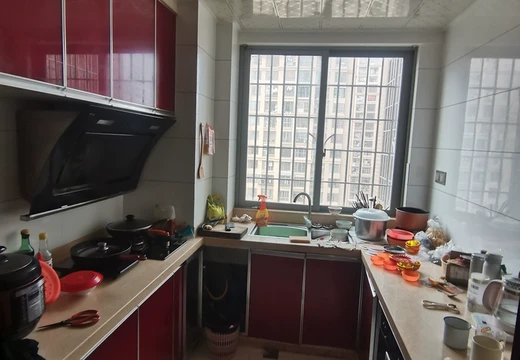 福建省莆田市涵江區(qū)涵東街道寶夏街599號1#樓第二梯1701室房地產(chǎn)