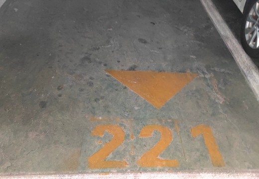 坐落在仙游縣鯉城街道學(xué)府東路1588號(hào)地下室地下1層車位（詳見清單1）