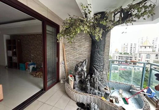 莆田市荔城區(qū)拱辰街道儀莘路826號1號樓第2梯位807室、808室的房地產(chǎn)