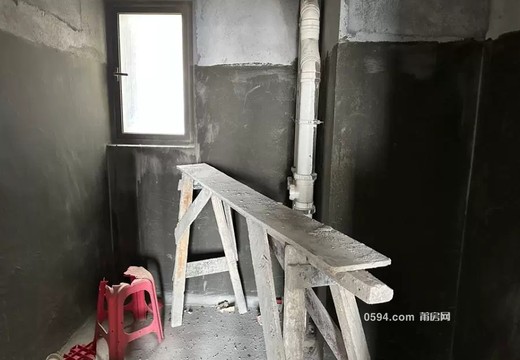 莆田市涵江區(qū)白塘鎮(zhèn)紫霞路299號(hào)保利譽(yù)峰花園C區(qū)6號(hào)樓1梯位3402室的房地產(chǎn)