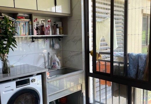 福建省莆田市荔城區(qū)拱辰街道荔蘭中路655號玉湖正榮郡6號樓2梯406室