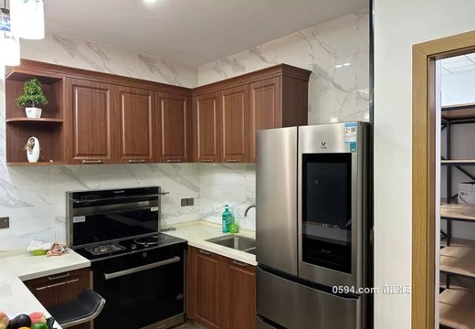 莆田市荔城區(qū)鎮(zhèn)海街道天妃路1195號2梯202室的房地產(chǎn)