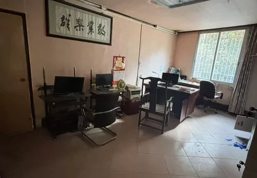 福建省莆田市涵江區(qū)涵東街道工業(yè)街402弄1號(hào)201室房地產(chǎn)