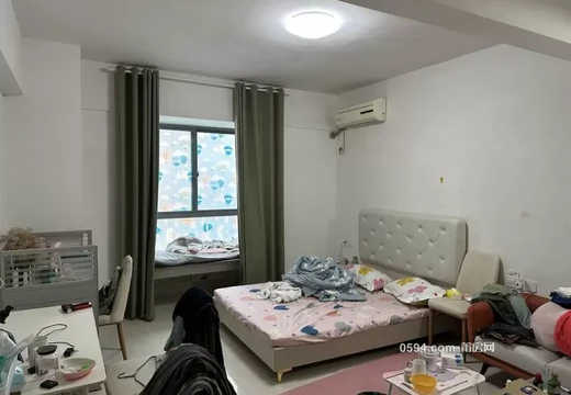 莆田市荔城區(qū)拱辰街道學(xué)園北街368號名成佳園1號樓1梯701、702室的房地產(chǎn)