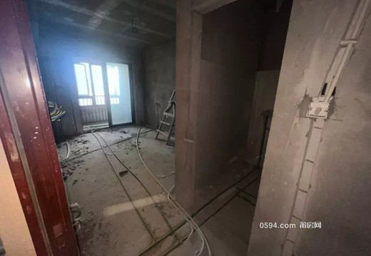 福建省莆田市涵江區(qū)城涵東大道1566號保利觀瀾府A區(qū)1號樓1梯位2903室的不動(dòng)產(chǎn)