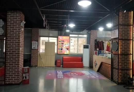 坐落仙游縣楓亭鎮(zhèn)霞街社區(qū)（濱江步行街）D5幢店鋪201的房產(chǎn)及相應(yīng)的土地使用權(quán)