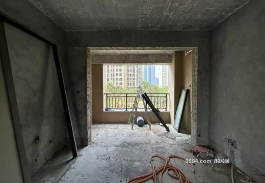 坐落莆田市涵江區(qū)國歡鎮(zhèn)六一西路2399號13號樓2梯306室的房地產(chǎn)