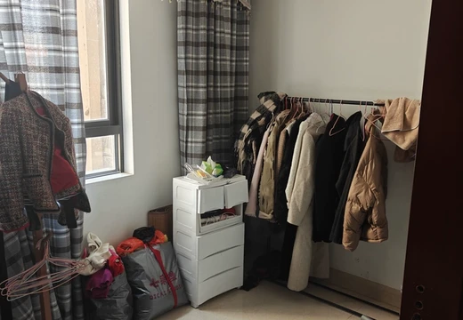 坐落在仙游縣鯉南鎮(zhèn)玉田街東一環(huán)路2288號21號樓1梯904室的房產(chǎn)及相應的土地使用權