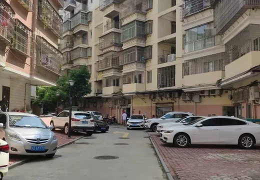 福建省仙游縣鯉城街道南橋社區(qū)紫檀南街699號(hào)3梯位707室房地產(chǎn)