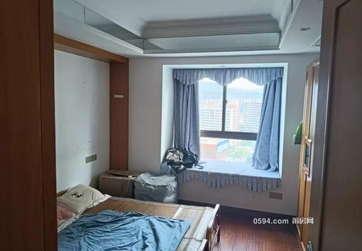 福建省莆田市荔城區(qū)拱辰街道延壽中街1786號荔園小區(qū)E區(qū)2號樓2102室房地產(chǎn)