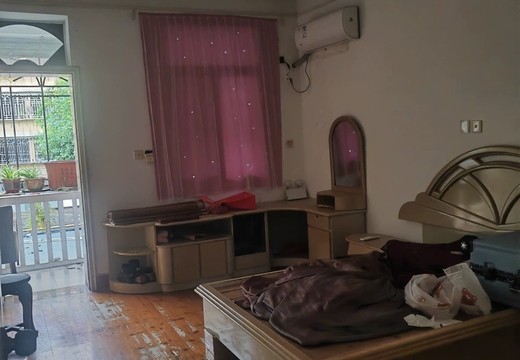 福建省莆田市城廂區(qū)月塘居委會建設(shè)路1幢204單元及柴間的房地產(chǎn)