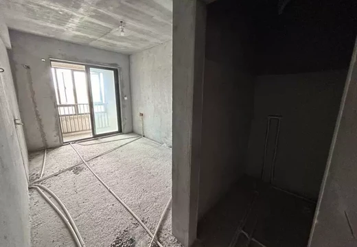 坐落莆田市涵江區(qū)城涵東大道1566號(hào)保利觀瀾府A區(qū)1號(hào)樓1梯位2403室的房地產(chǎn)