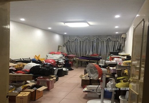 仙游縣鯉城街道木蘭社區(qū)龍仙路1521號(hào)店面301室401室房產(chǎn)及相應(yīng)的土地使用權(quán)