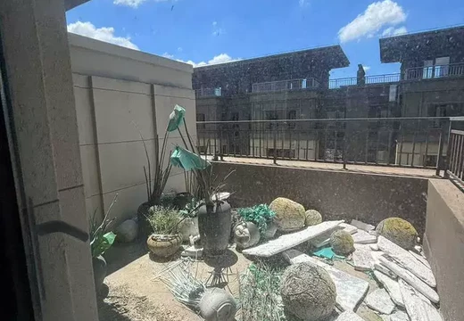 山亭鎮(zhèn)港里村天后西路88號(hào)世茂國(guó)風(fēng)大院A區(qū)1#02室（住建登記為B1地塊12#02）