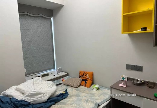 莆田市城廂區(qū)龍橋街道山兜路665號(hào)天璽公館A區(qū)3號(hào)樓2梯604室的房地產(chǎn)