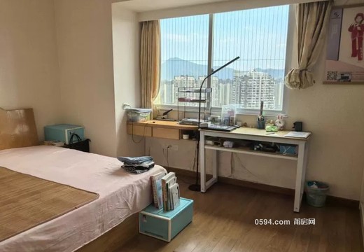 莆田市城廂區(qū)鳳凰山街道學(xué)園南街536號(hào)嘉禾世紀(jì)廣場(chǎng)1號(hào)樓2901室的房地產(chǎn)