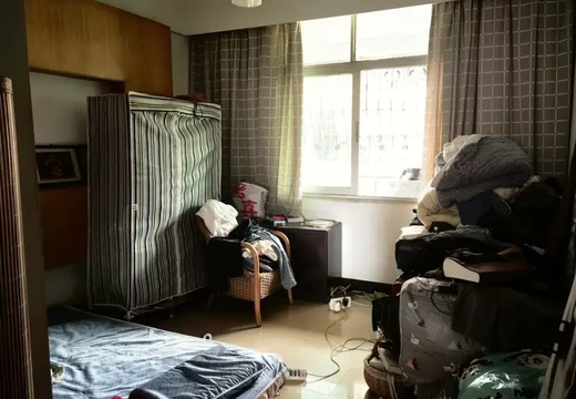 仙游縣鯉城街道八二五大街755號(hào)1號(hào)樓2梯803室的房地產(chǎn)