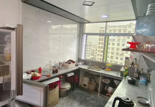 仙游縣賴店鎮(zhèn)塗山村竹園街309號802室的房產(chǎn)及相應(yīng)的土地使用權(quán)