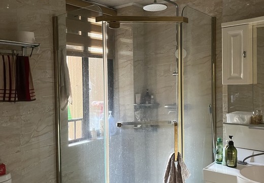 坐落在福建省莆田市荔城區(qū)西天尾荔城北大道3790號(hào)云頂楓丹3號(hào)樓3梯308室的房產(chǎn)及相應(yīng)的土地使用權(quán)