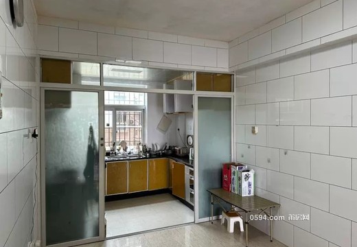 莆田市荔城區(qū)鎮(zhèn)海街道海豐中街218號(hào)1號(hào)樓2梯404室、408室的房地產(chǎn)