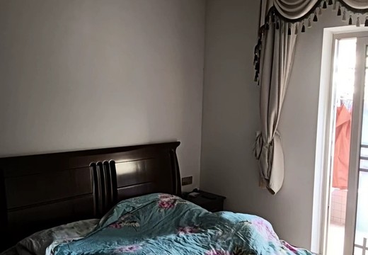 福建省莆田市城廂區(qū)龍橋街道荔城中大道1366號和成天下4號樓2507室房地產(chǎn)