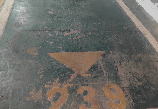 坐落在仙游縣鯉城街道學(xué)府東路1588號(hào)地下室地下1層車(chē)位（詳見(jiàn)清單1）