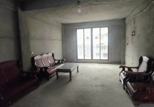 位于仙游縣鯉城街道萬(wàn)福村乾頂洋安置區(qū)幢號(hào)為16#-505的套房和相對(duì)應(yīng)的乾頂洋16#-39雜物間的房產(chǎn)及相應(yīng)的土地使用權(quán)