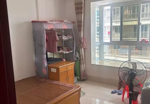 仙游縣楓亭鎮(zhèn)霞街社區(qū)（濱江步行街）D5幢13層1301室的房產(chǎn)及相應(yīng)的土地使用權(quán)