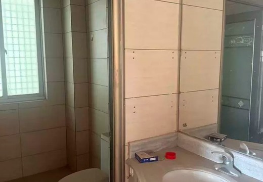 福建省莆田市城廂區(qū)鳳凰山街道學(xué)園南街536號(hào)嘉禾世紀(jì)廣場(chǎng)2號(hào)樓1310室房地產(chǎn)