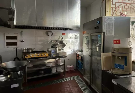 坐落莆田市荔城區(qū)鎮(zhèn)海街道天妃路1016號(hào)2號(hào)樓107、108、109室的房地產(chǎn)