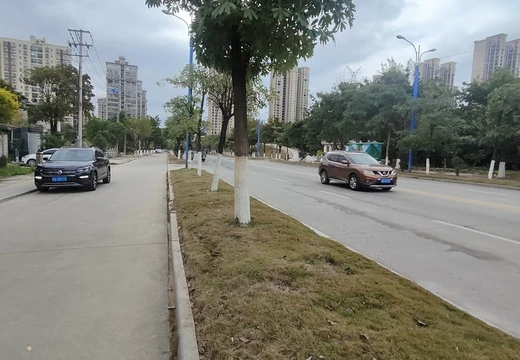 坐落在仙游縣鯉城街道東二環(huán)東大路1號（仙游院子）第27#樓1-5層2702號的房產(chǎn)及相應的土地使用權(quán)