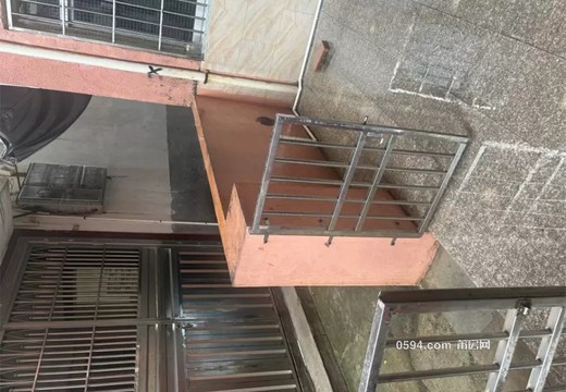 坐落于仙游縣鯉城街道木蘭社區(qū)木蘭路85-1號(hào)的房地產(chǎn)