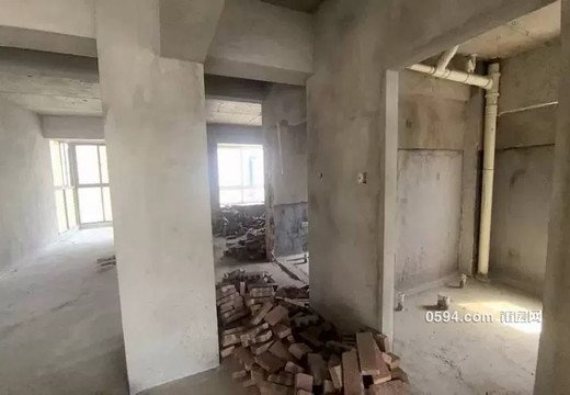 坐落莆田市涵江區(qū)涵西街道駿城街88號(hào)1號(hào)樓2梯705室的房地產(chǎn)