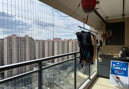 莆田市荔城區(qū)西天尾鎮(zhèn)同心西路1808號(hào)中璟公館2號(hào)樓2梯2703室的房地產(chǎn)