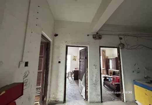 坐落莆田市涵江區(qū)新涵大道卓坡路口新涵大廈裙樓106-1、2#一層及106#三至四層的房地產