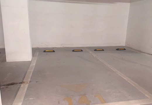 坐落在仙游縣鯉城街道學(xué)府東路1588號(hào)地下室地下1層車位141號(hào)（詳見清單1）