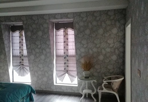 坐落在仙游縣楓亭鎮(zhèn)鋪頭社區(qū)居委會(huì)楓江北街928號(hào)1號(hào)樓2梯位306室的房產(chǎn)及相應(yīng)的土地使用權(quán)