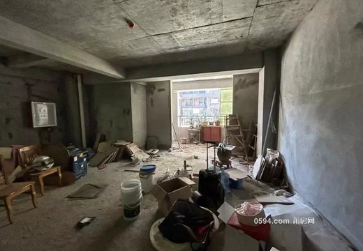 坐落莆田市城廂區(qū)龍橋街道荔城中大道1222號(hào)世紀(jì)豪景101室的房地產(chǎn)