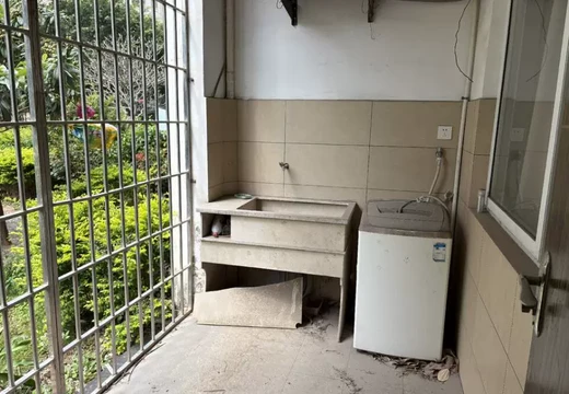 位于莆田市城廂區(qū)霞林街道莆陽西路1314號金威商住中心3號2梯102室