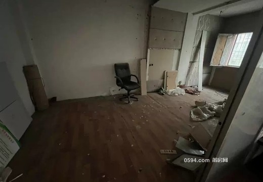 福建省莆田市城廂區(qū)龍辦北磨居委會(huì)北磨小區(qū)的不動(dòng)產(chǎn)（含住宅及對(duì)應(yīng)的儲(chǔ)藏間）