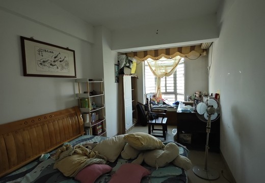 坐落在仙游縣鯉南鎮(zhèn)仙安村八二五南街8號(hào)8805室的房產(chǎn)及相應(yīng)的土地使用權(quán)