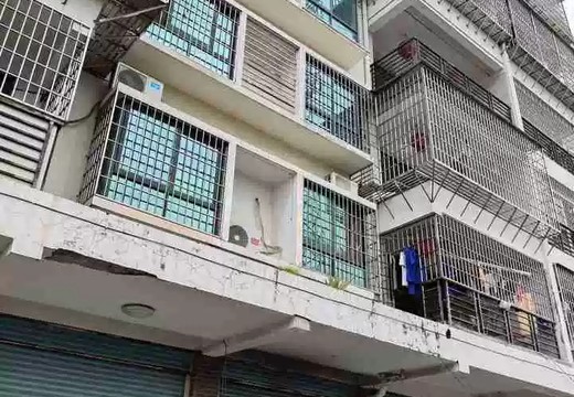 莆田市涵江區(qū)國歡鎮(zhèn)涵華東路1888號金玉滿堂8號樓店面110號房地產(chǎn)