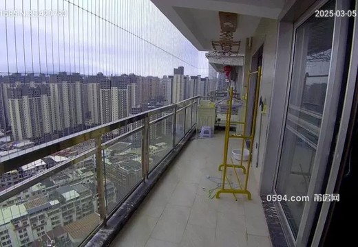 莆田市城廂區(qū)霞林街道學(xué)園南街1189號(hào)天龍世紀(jì)廣場(chǎng)2號(hào)樓2705室的房地產(chǎn)