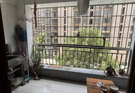 福建省莆田市涵江區(qū)涵西街道金象街658號世紀(jì)名苑9號樓1梯402室房地產(chǎn)