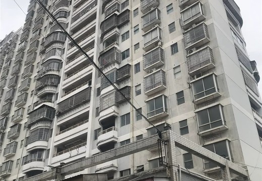 莆田市涵江區(qū)小商品批發(fā)城貿(mào)城街5號樓303號房地產(chǎn)