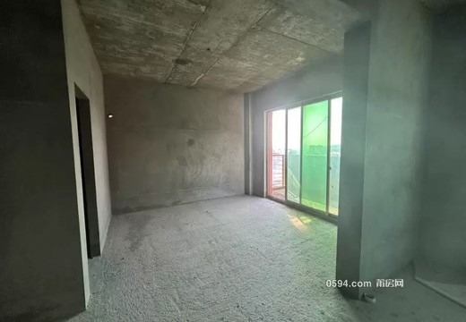 莆田市城廂區(qū)霞林街道荔華東大道598號(hào)啟迪溫泉小區(qū)4號(hào)樓第1梯3201、3201A、3201B室